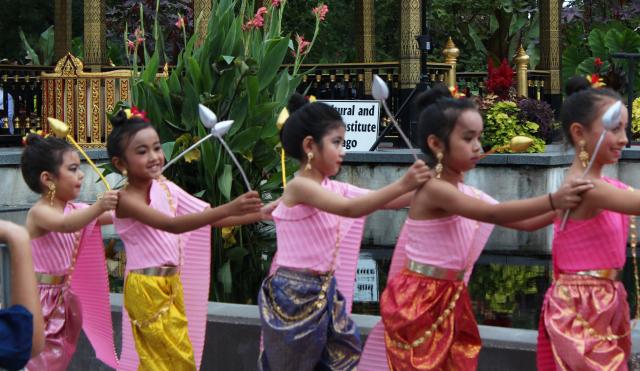 Girls stepped down from the stage and performed a Lotus Dance.