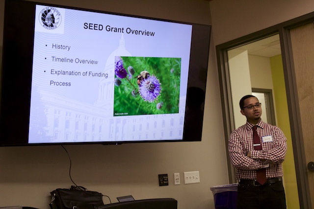 Food Policy Coordinator George Reistad presents information about the 2018 SEED Grants and answered questions (Trina La Susa/Madison Commons).