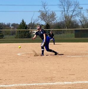 Oak Creek’s Grudzielanek throwing a pitch.